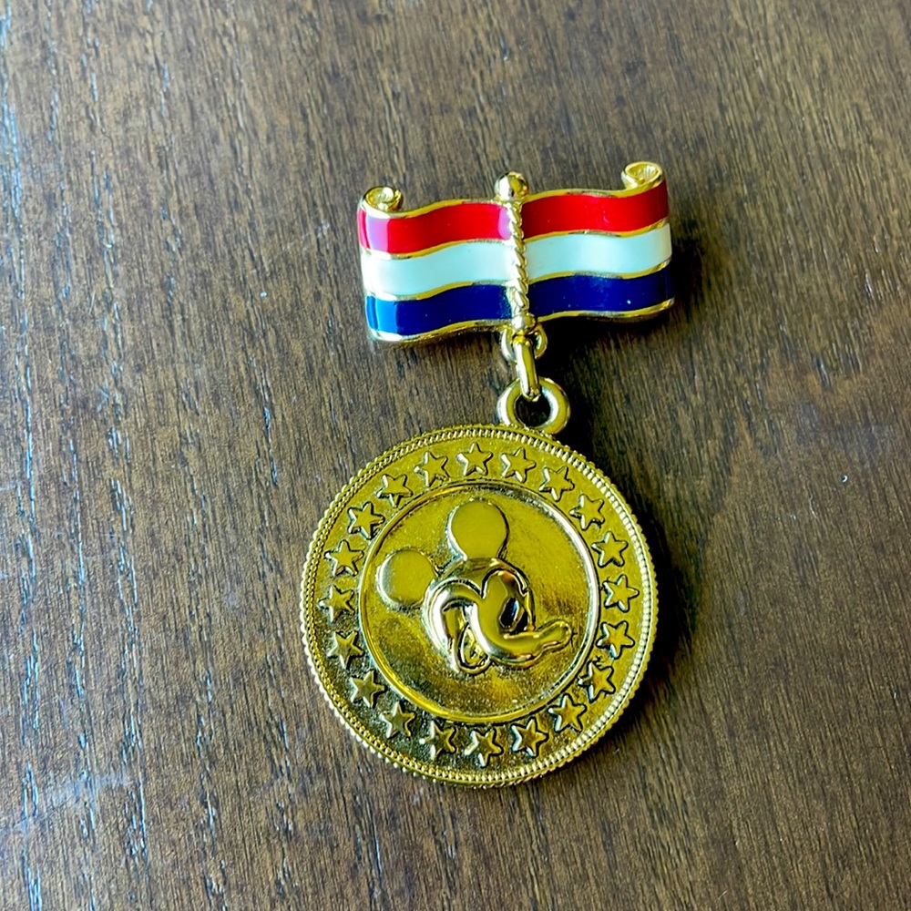 Napier For Disney Mickey Mouse Golden Medal Red White Blue Figurative Bar Brooch